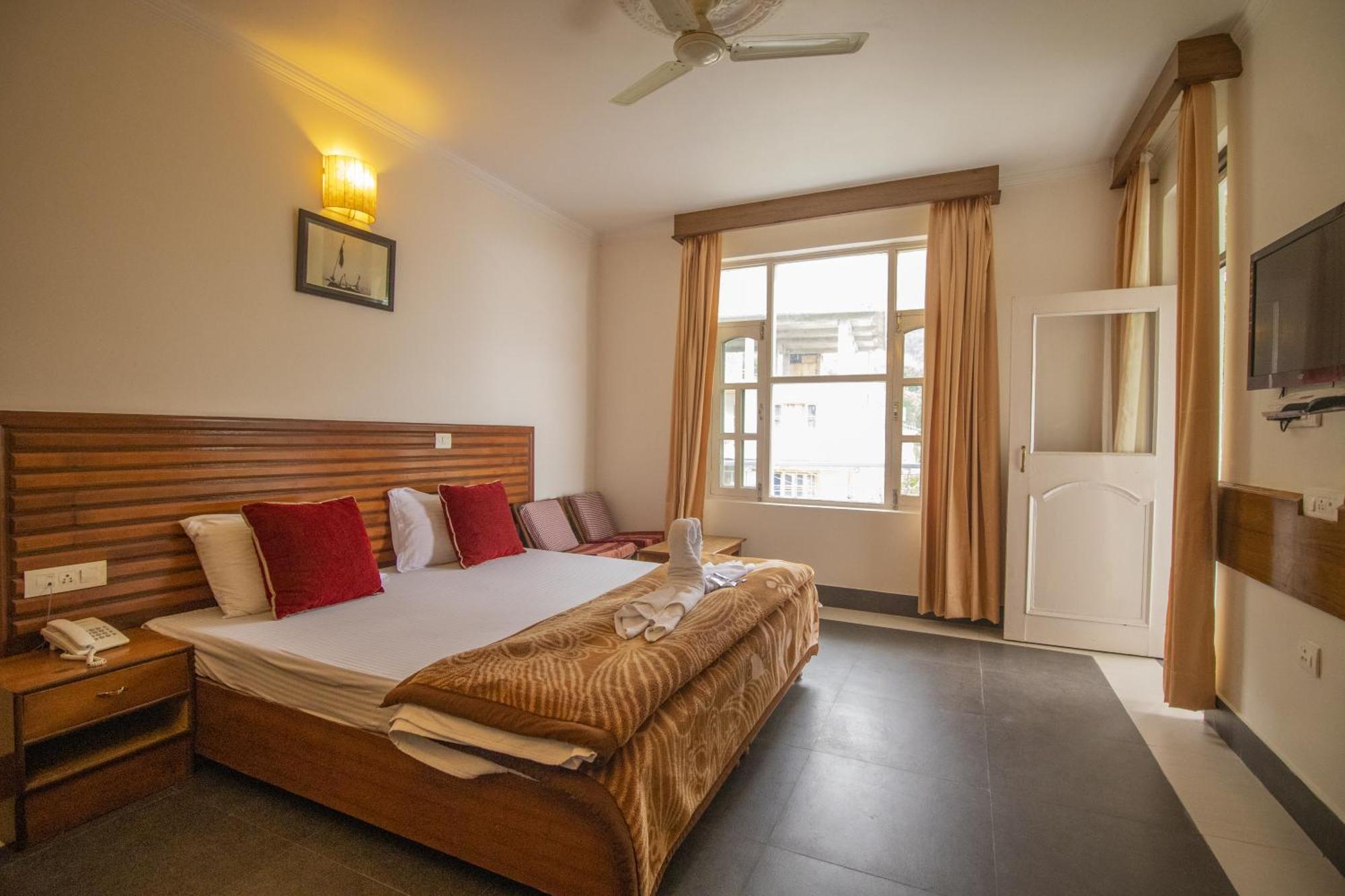 Wow Stayz2 Hotel The Lodge Dharamshala Exterior foto