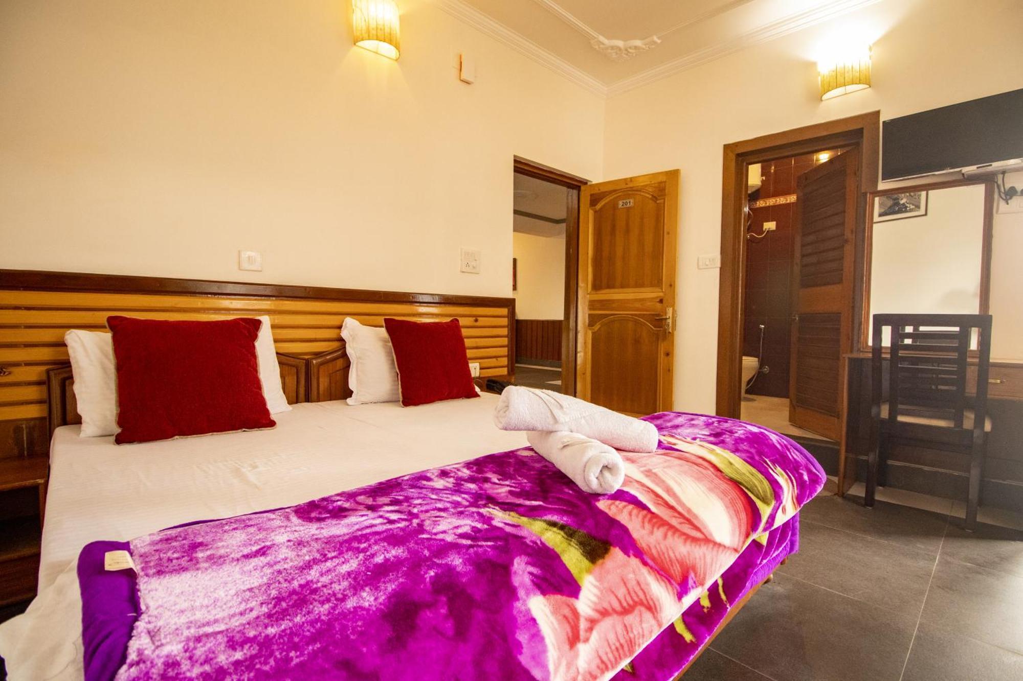 Wow Stayz2 Hotel The Lodge Dharamshala Exterior foto