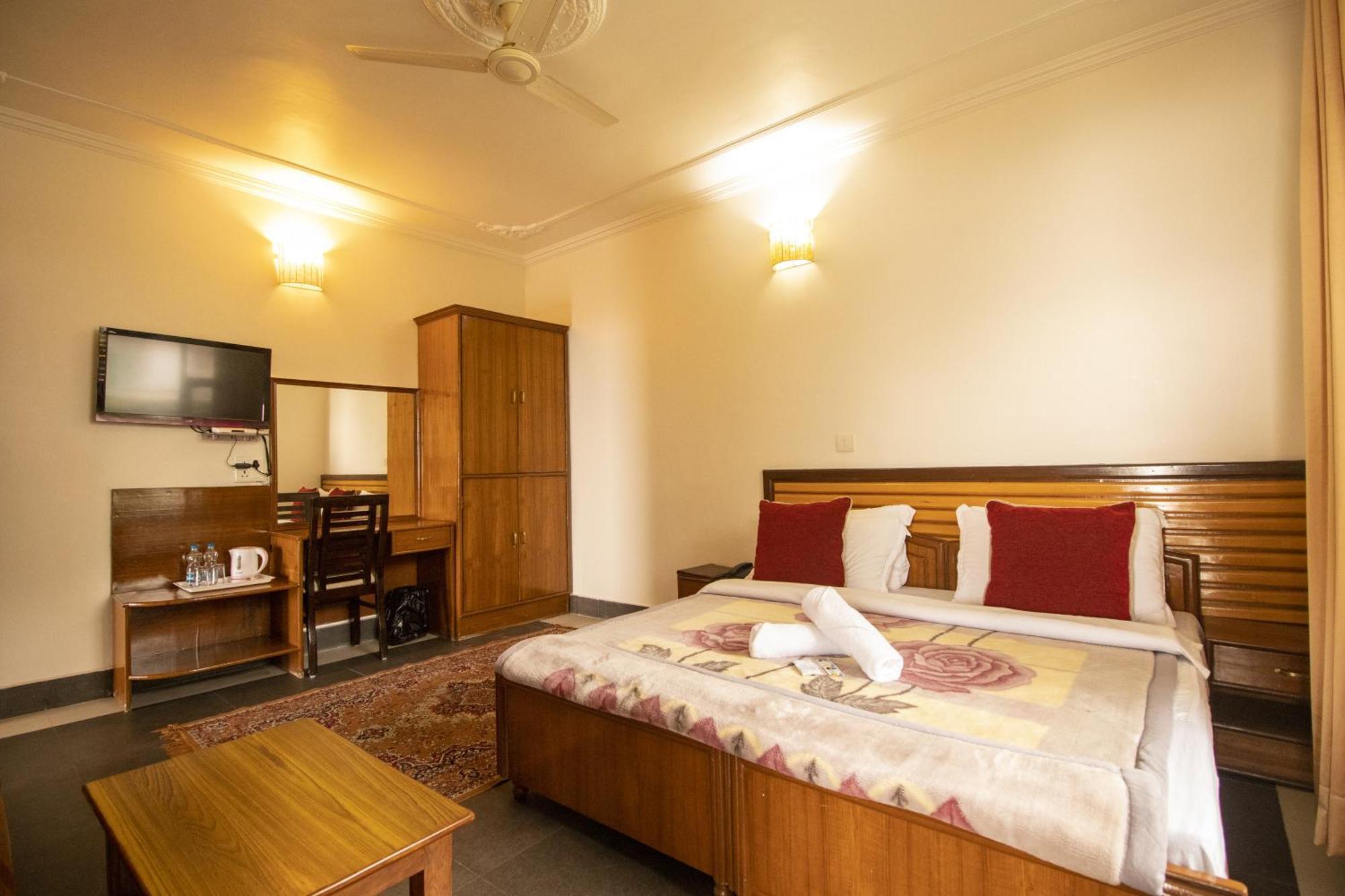 Wow Stayz2 Hotel The Lodge Dharamshala Exterior foto